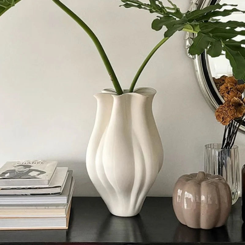 Modern Vases Table Decoration Flower Vase Art Elegant Plants Vase Living Room Luxury Flowers Bottle Aesthetic Interior Ornaments